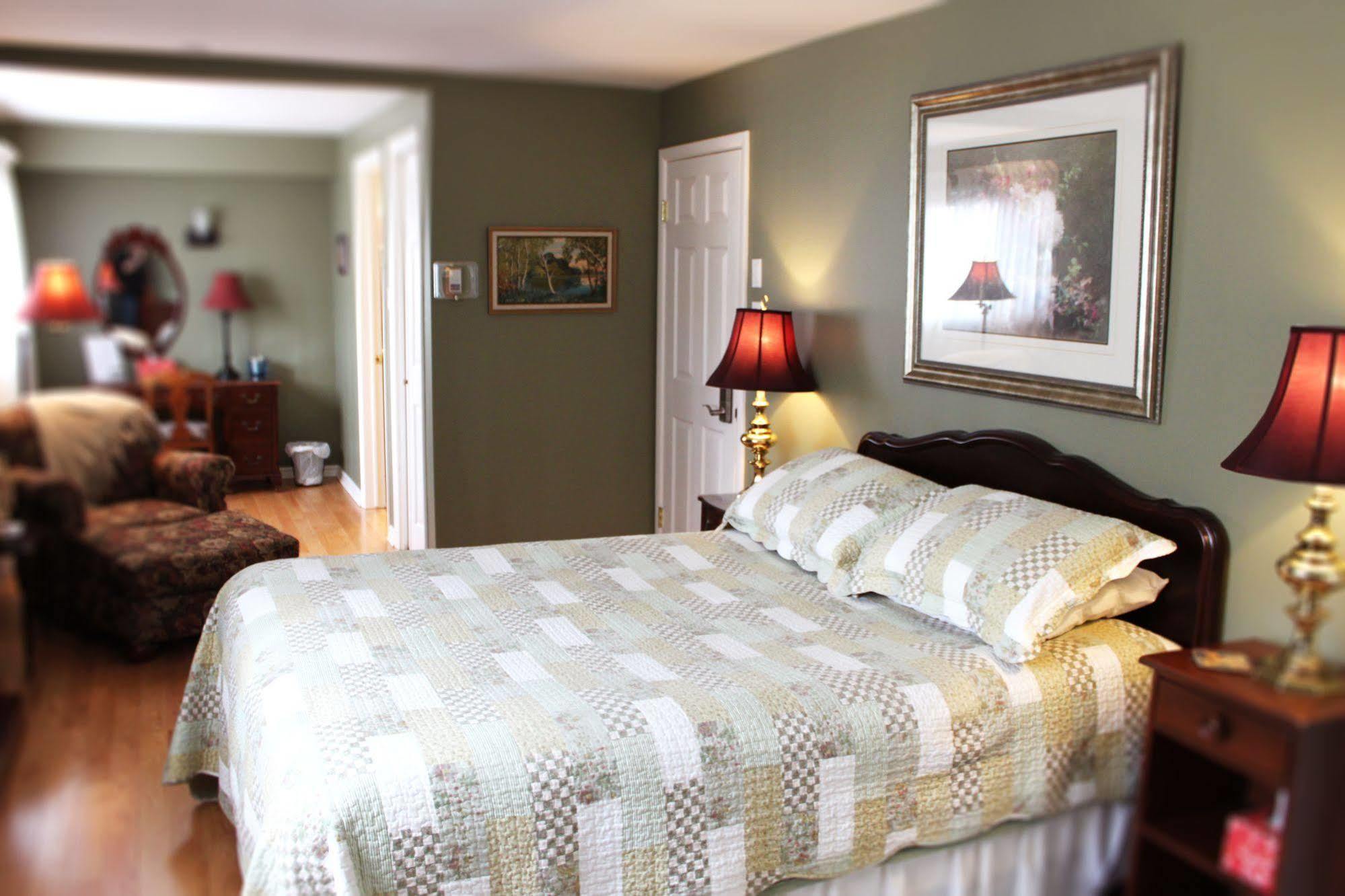 Forest Hill Bed And Breakfast Kitchener Esterno foto